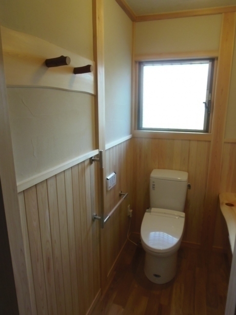 岡崎福岡の家の和風仕上げのトイレ