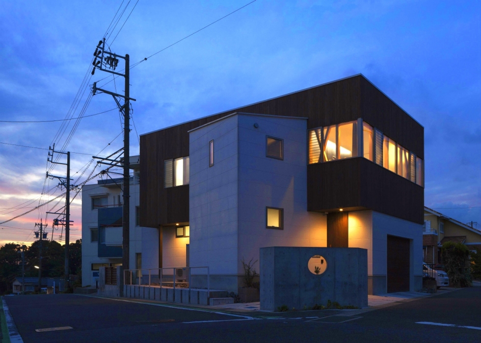 新町の自邸のの外観(夜景)